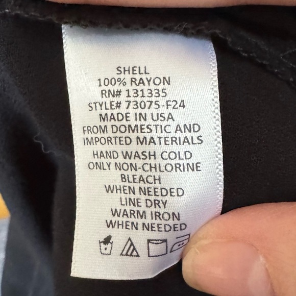 NWOT Socialite Black Off the Shoulder Crochet Lace Top Blouse. - Picture 8 of 8